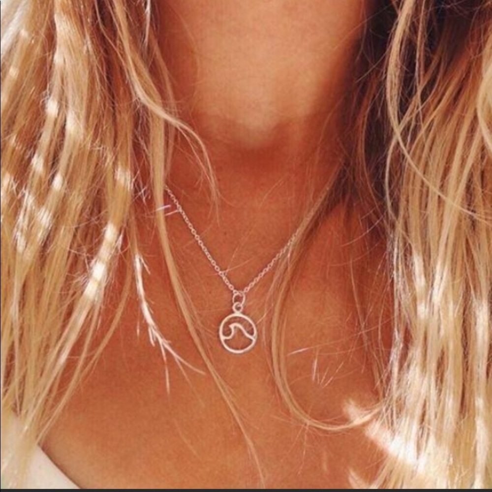 🌊 Ocean Wave Necklace - gold